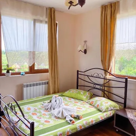 Penzion Kyshta Za Gosti Raya 3*